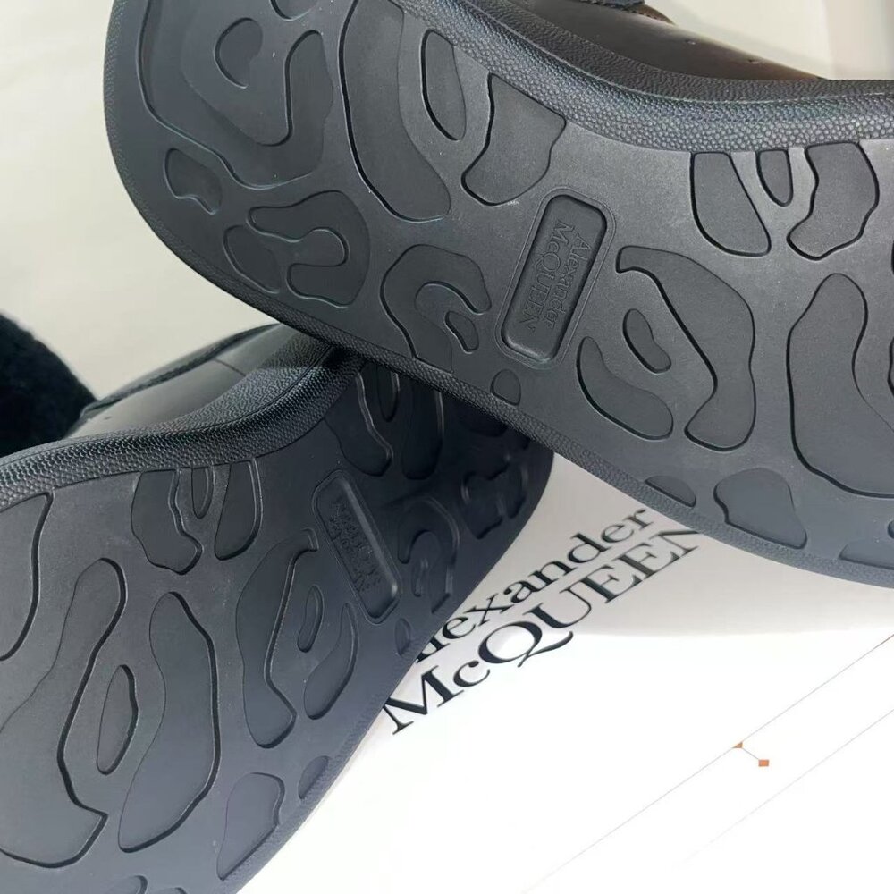 Men's black Alexander McQueen sneakers - Picture 7 of 7